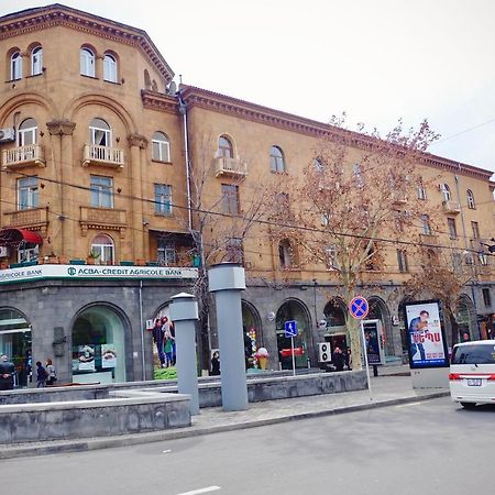 Abovyan 36 Apt & Tour Jerevan Buitenkant foto
